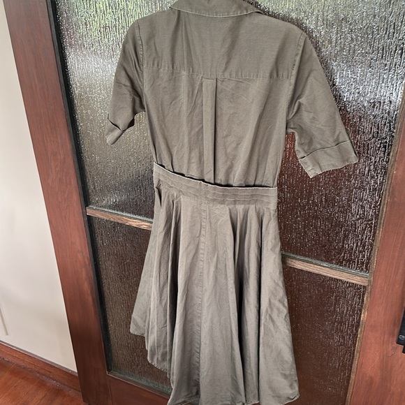 Badgley Mischka Army Green Shirtdress size 6 - Picture 11 of 11